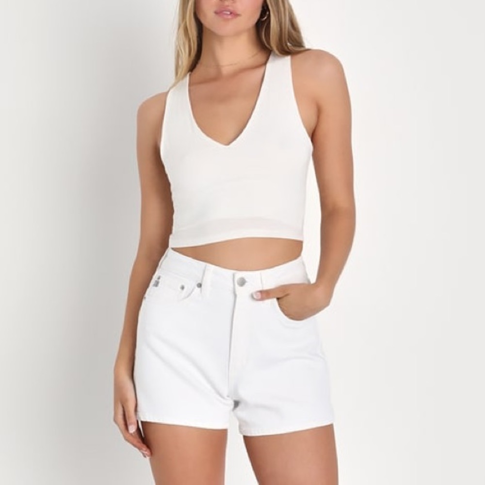 NWT! Lulus white basic top - Picture 2 of 3